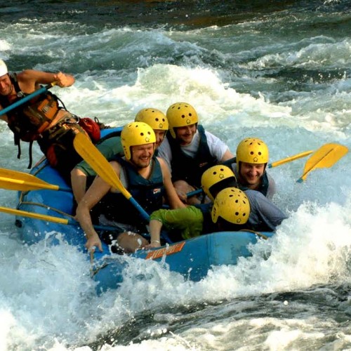 1510976713_rafting_in_trisuli_river